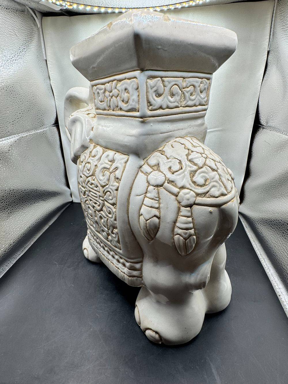 Ancienne et imposante Statuette d'éléphant - Support pour plantes - Asie - Chine - Blanc crème (rare) - Datant des années 70/80 - Collection - Décoration - Vintage – Image 3