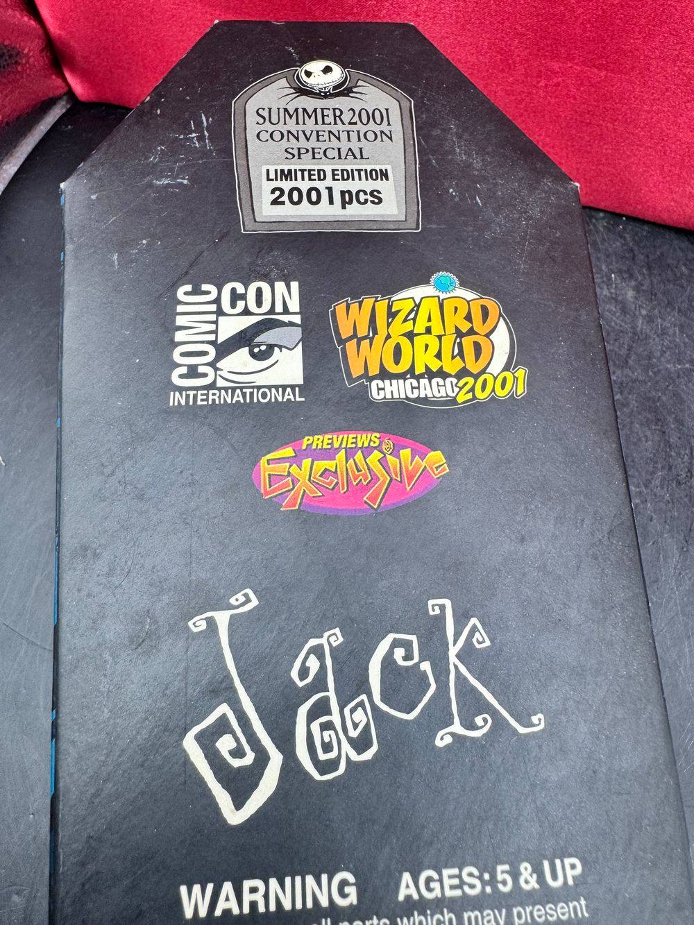 Boîte en forme de cercueil et une figurine articulée de Jack Skellington (L'Étrange Noël de Mr. Jack) de la marque Jun Planning - Tim Burton - Edition limitée Summer Convention / Wizard World 2001- 2001 exemplaires - Déco - Collection – Image 7