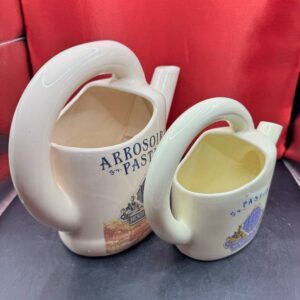 Lot / Duo - 2 Cruches / Pichets à eau en forme d'arrosoir (3 et 4) - Pastis Henri Bardouin - Vintage - Des années 1990 - Collection - Déco - Bar - Bistrot