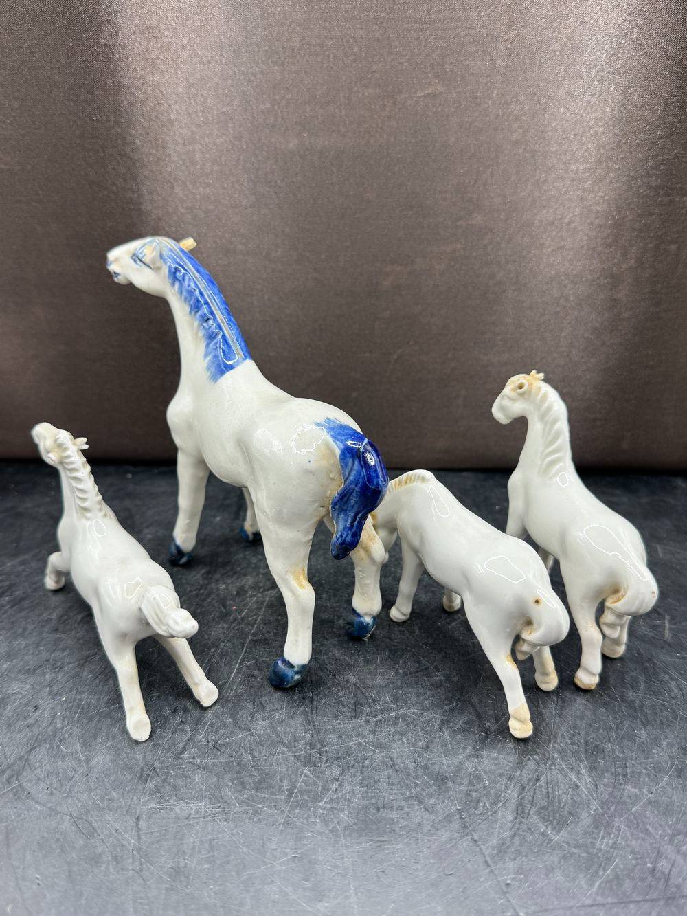 Ensemble / Lot de 4 anciens petits chevaux du bonheur (miniatures) - En porcelaine blanche - Vintage années 70/80 - Collection - Décoration – Image 3