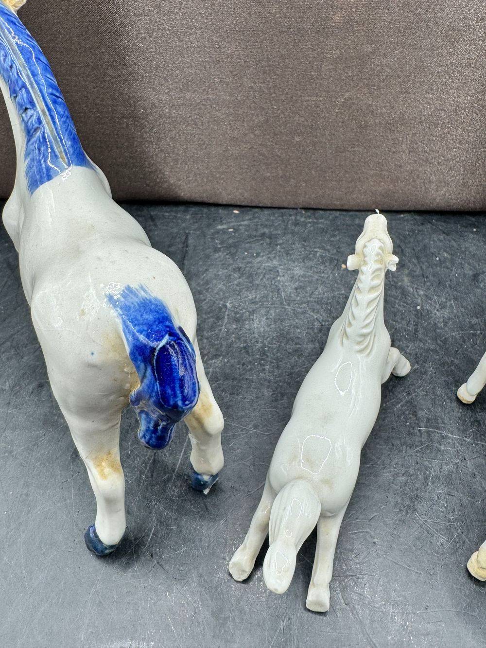 Ensemble / Lot de 4 anciens petits chevaux du bonheur (miniatures) - En porcelaine blanche - Vintage années 70/80 - Collection - Décoration – Image 5