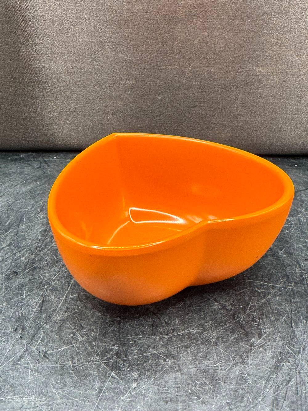 Petit bol orange en forme de cœur de la marque Zak! Designs - En mélamine résistante - Des années 1990 - Collection - Déco - Bar - Bistrot – Image 4