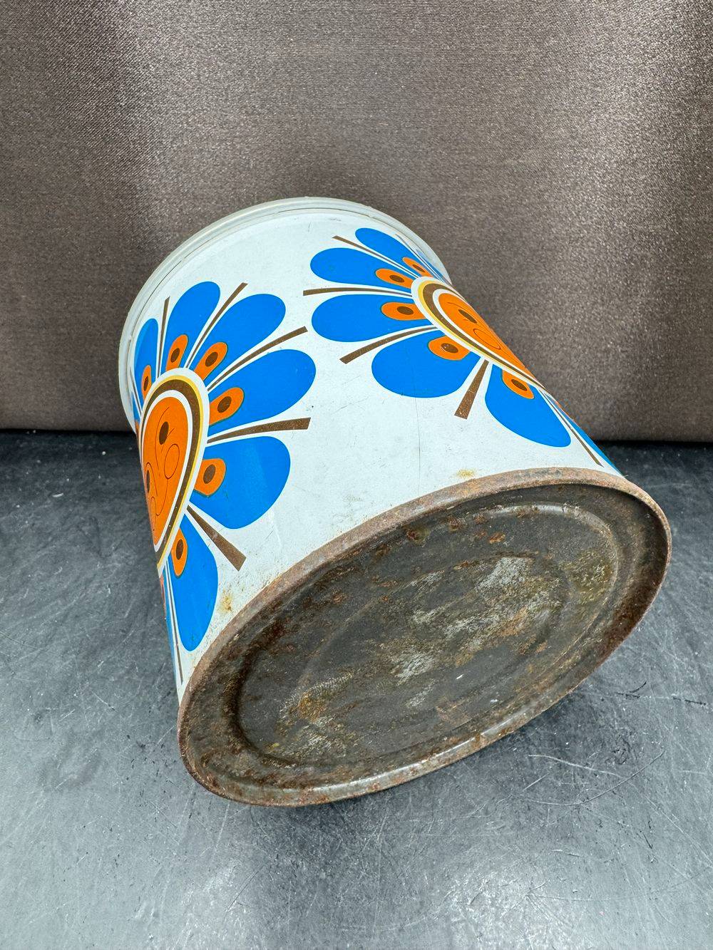 Boîte cylindrique en métal lithographié - Maison Legal - Motif de fleur-soleil stylisée design « Flower Power » des années 1970 - Déco - Collection - Vintage – Image 6