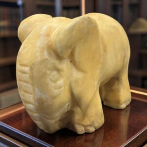 Ancienne et imposante Statuette d'éléphant en albâtre réalisée et sculptée à la main - Datant des années 70/80 - Collection - Décoration - Vintage