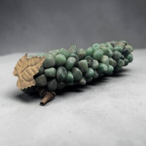 Ancienne et grande Grappe de raisin (2) en pierre dure, Jade ou Quartz vert avec une double feuille métallique en laiton - Vers 1950 - Déco - Collection - Vintage