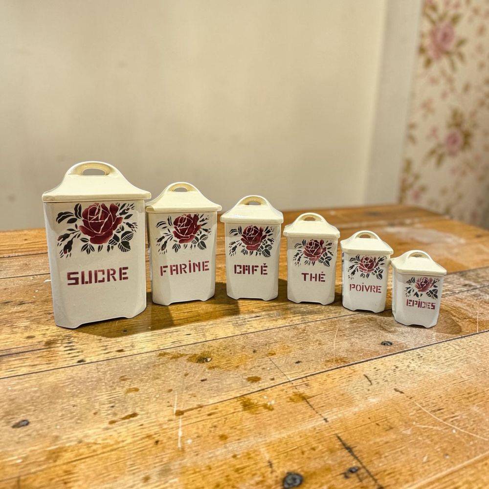 Jolie série de 6 pots à Epices avec leurs couvercles - Badonviller - France - Porcelaine - Datant du début XXème - Numérotés et estampillés - Décoration - Collection – Image 2