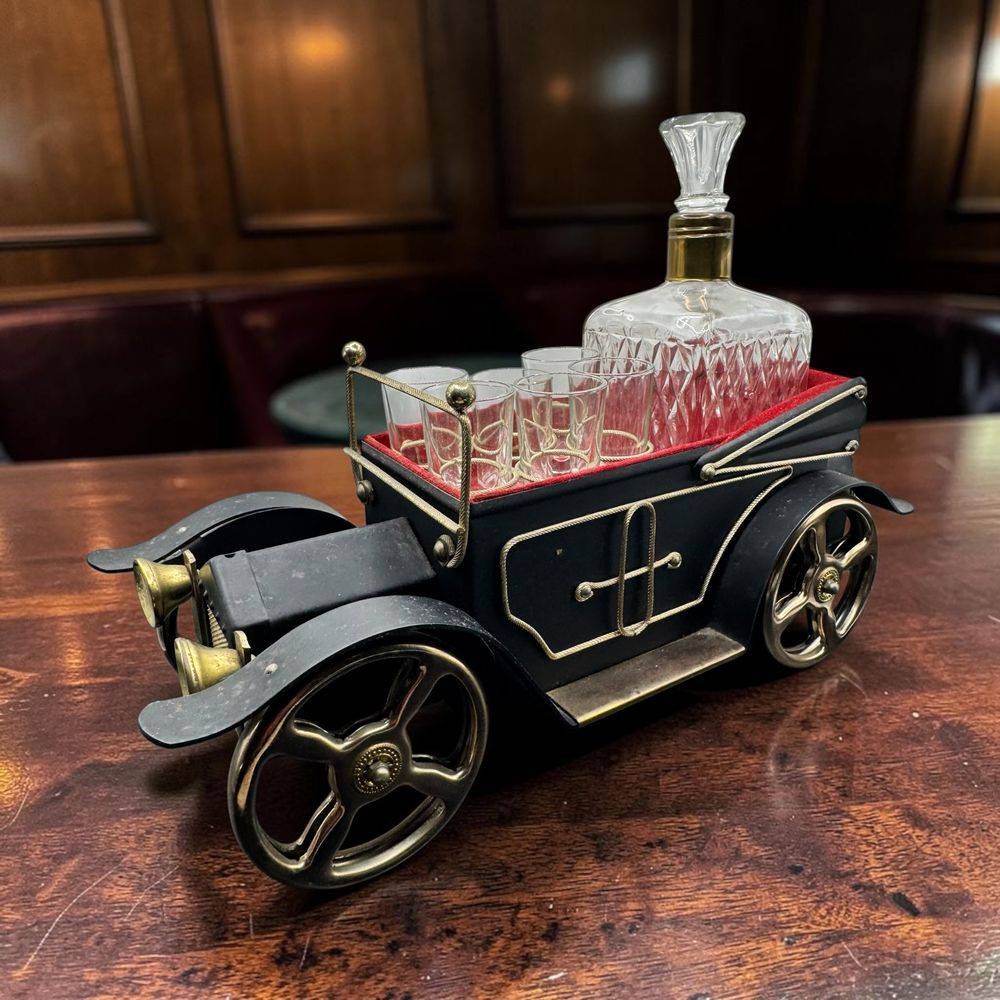 Service à liqueur musical en forme de voiture ancienne (souvent inspiré des modèles des années 1900-1920) - Déco - Collection - Vintage (vers 1960)