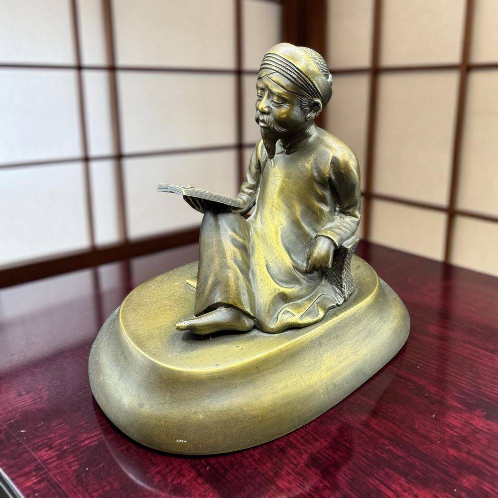 Rare et magnifique figurine / Statuette en bronze représentant un lecteur annamite - Indochine - Vers 1920 - Collection - Décoration
